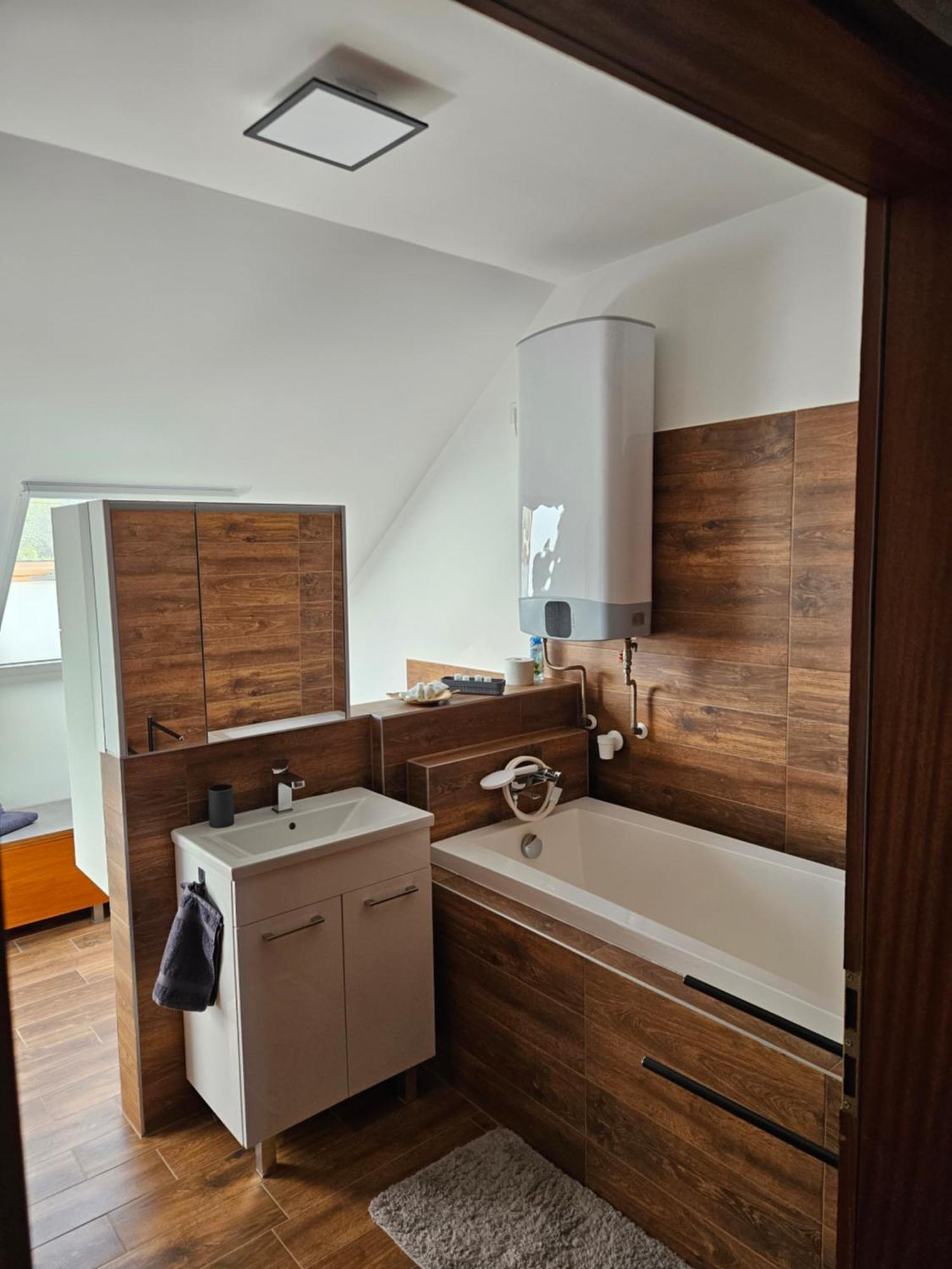 Toelgyes Apartmanhaz Сегед Екстериор снимка