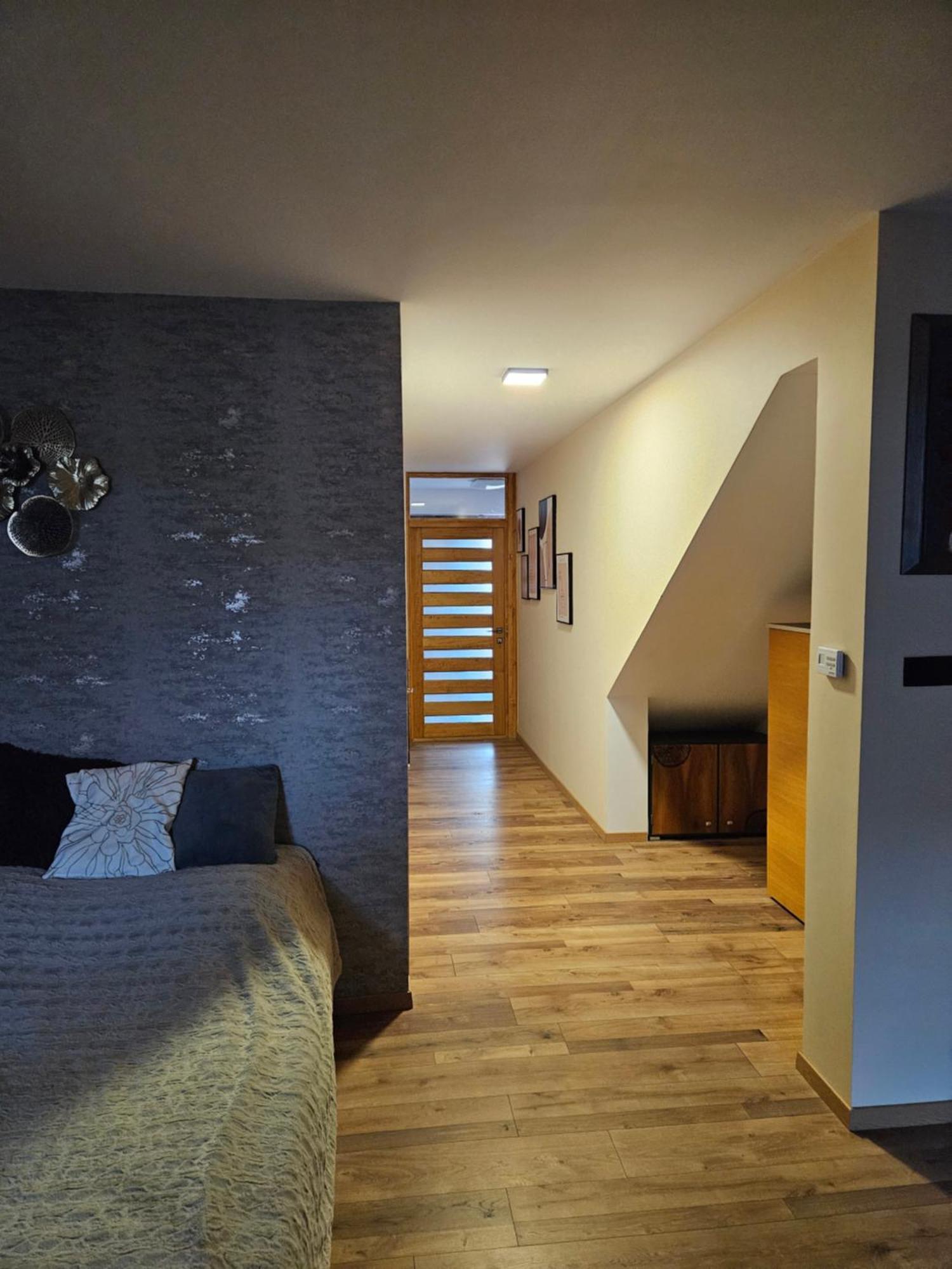 Toelgyes Apartmanhaz Сегед Екстериор снимка