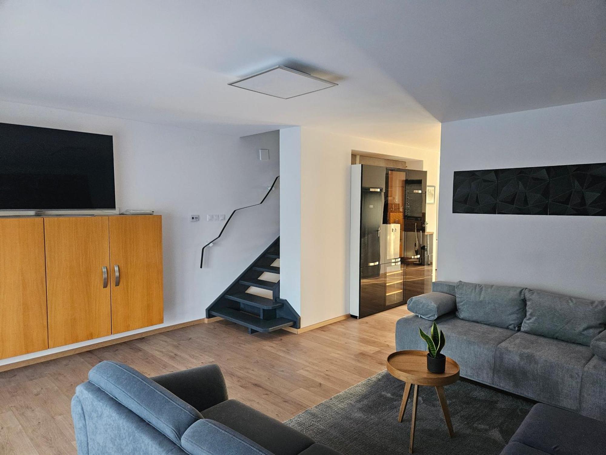 Toelgyes Apartmanhaz Сегед Екстериор снимка