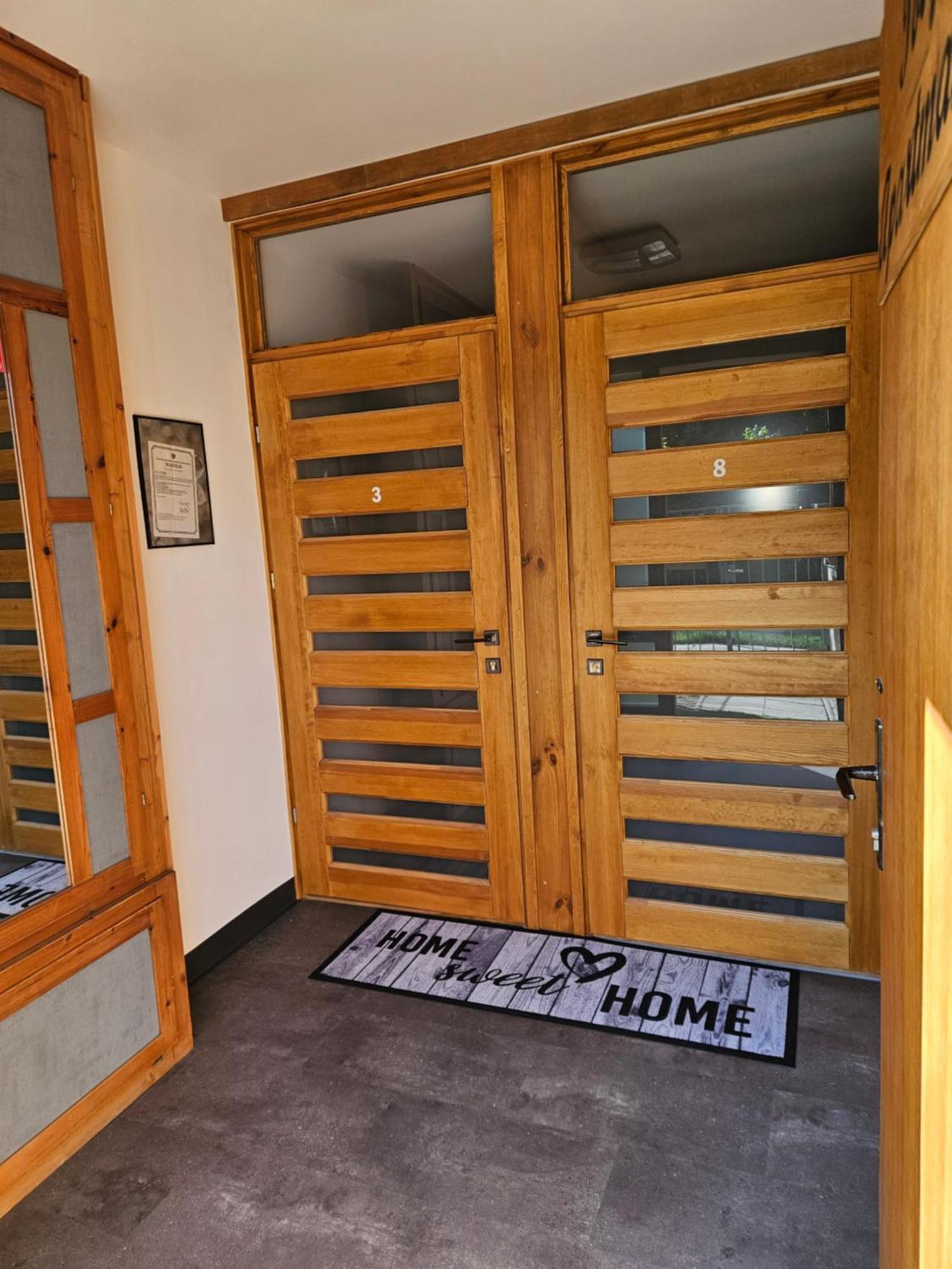 Toelgyes Apartmanhaz Сегед Екстериор снимка