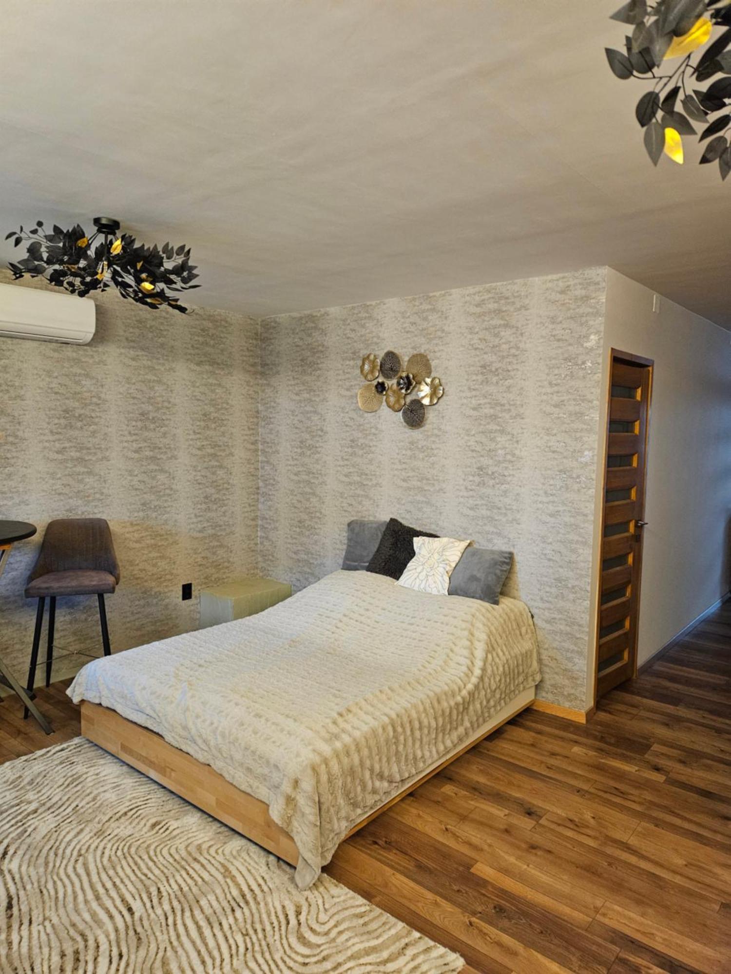 Toelgyes Apartmanhaz Сегед Екстериор снимка