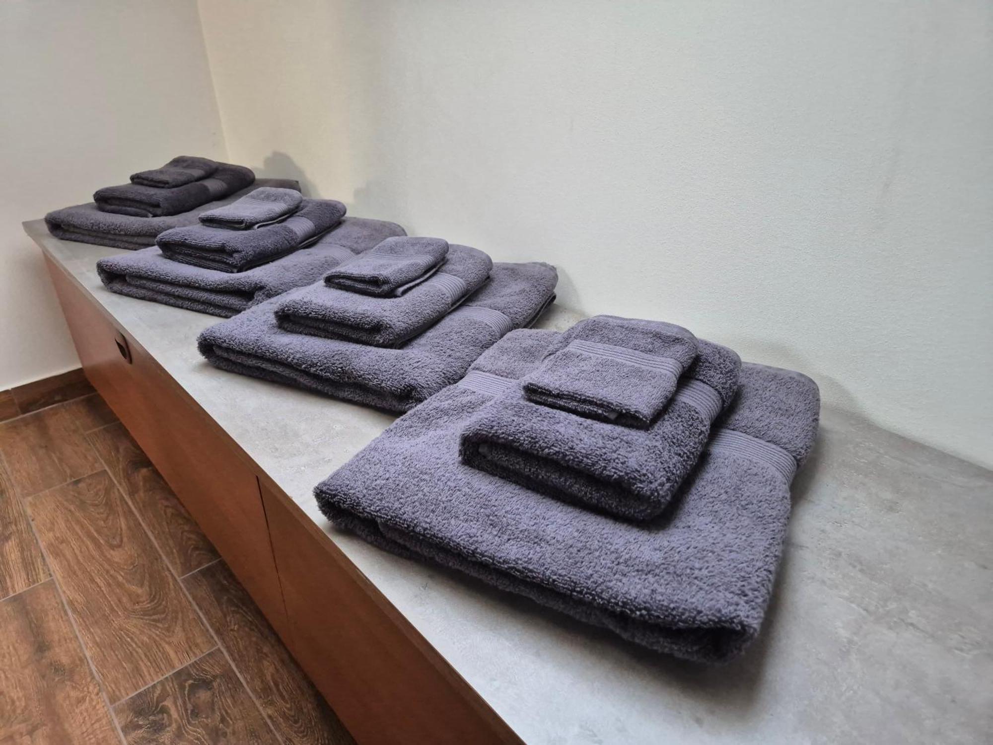Toelgyes Apartmanhaz Сегед Екстериор снимка